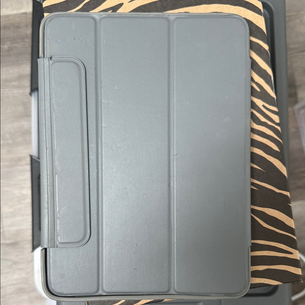 OtterBox Gray Tablet Cover